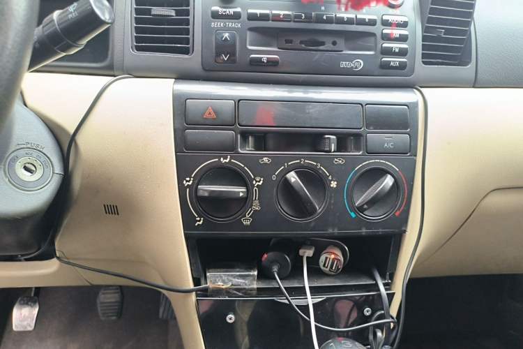 Used BYD F3 2012 Energy-Saving Model 1.5L Manual Comfort Version Audio And AC Panel
