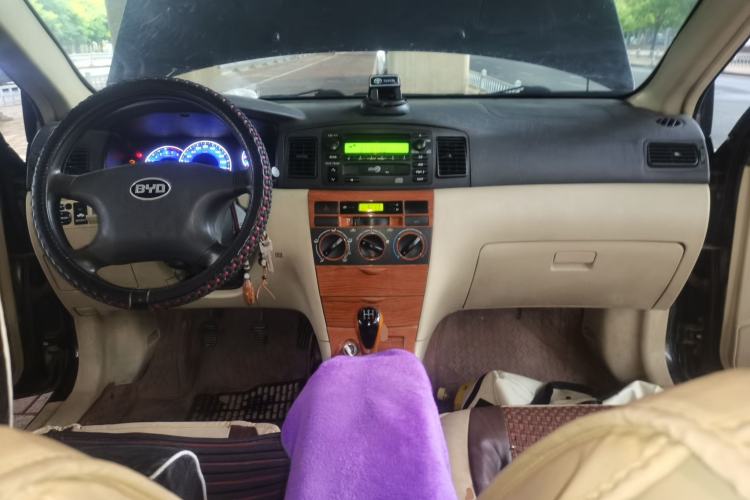 Used BYD F3  Center Console