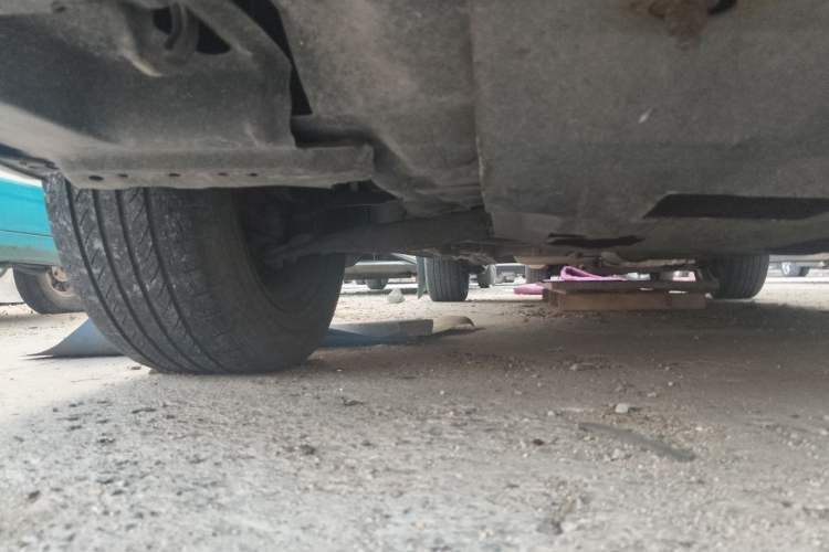Used BYD F3 2012 Energy-Saving Model 1.5L Manual Comfort Version Chassis Front Right