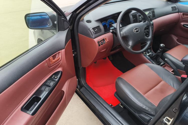 Used BYD F3 2012 Energy-Saving Model 1.5L Manual Comfort Version Driver Seat