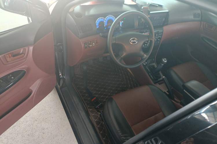 Used BYD F3 2012 Energy-Saving Model 1.5L Manual Comfort Version Driver Seat