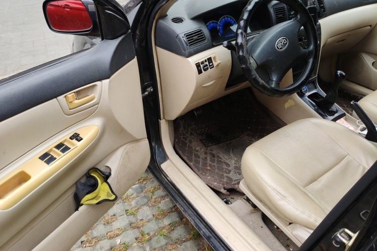 Used BYD F3 2012 Energy-Saving Edition 1.5L Manual Standard Model Driver Seat