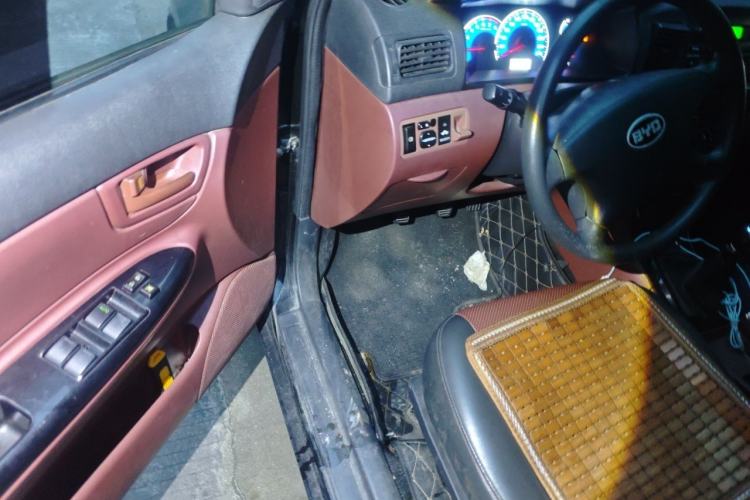 Used BYD F3 2012 Energy-Saving Model 1.5L Manual Comfort Version Driver Seat