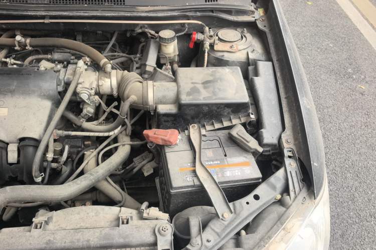 Used BYD F3 2012 Energy-Saving Model 1.5L Manual Comfort Version Engine Bay Left