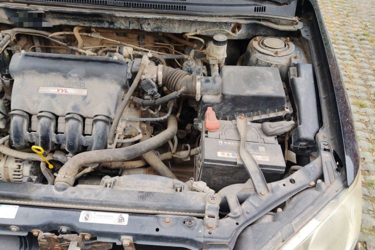 Used BYD F3 2012 Energy-Saving Edition 1.5L Manual Standard Model Engine Bay Left