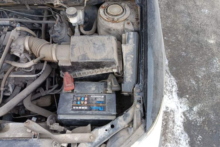 Used BYD F3 2012 Energy-Saving Model 1.5L Manual Comfort Version Engine Bay Left