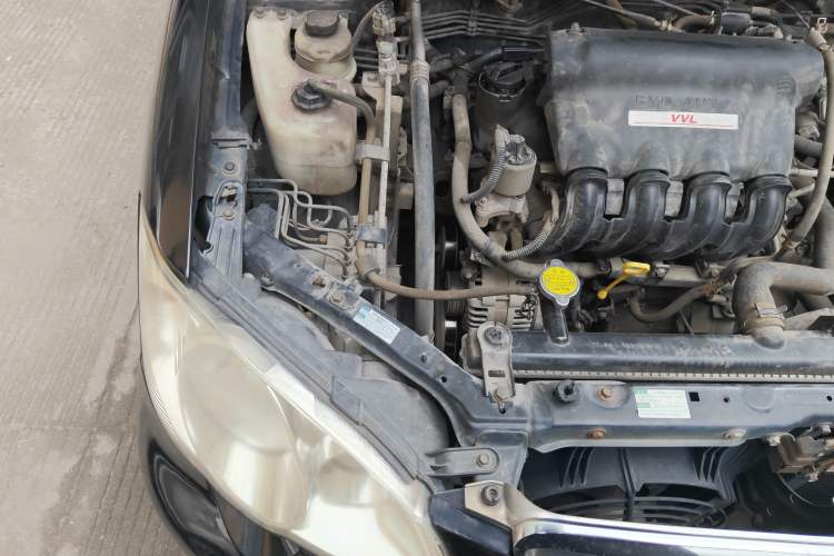 Used BYD F3 2012 Energy-Saving Edition 1.5L Manual Luxury Model Engine Bay Right