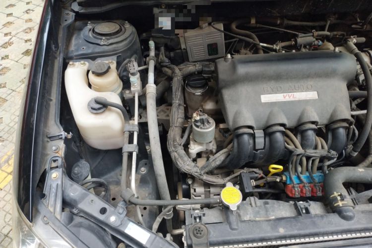 Used BYD F3 2012 Energy-Saving Model 1.5L Manual Comfort Version Engine Bay Right
