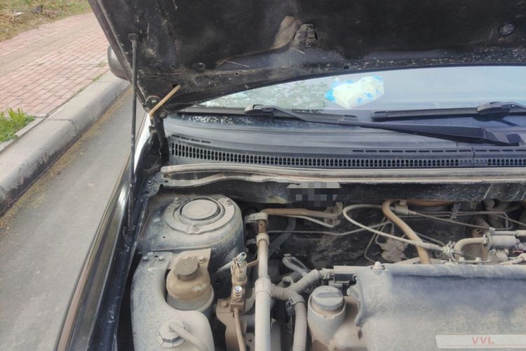 Used BYD F3 2012 Energy-Saving Model 1.5L Manual Comfort Version Engine Bay Right