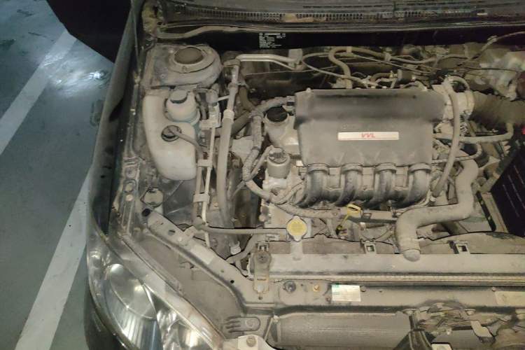 Used BYD F3 2012 Energy-Saving Model 1.5L Manual Comfort Version Engine Bay Right