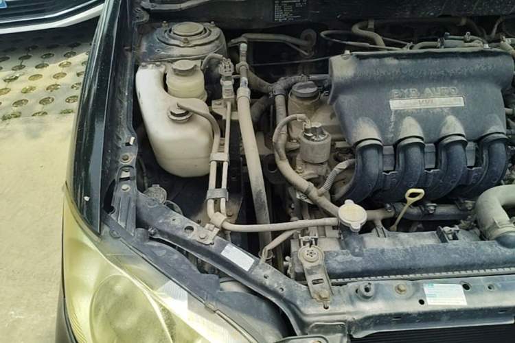 Used BYD F3 2012 Energy-Saving Model 1.5L Manual Comfort Version Engine Bay Right