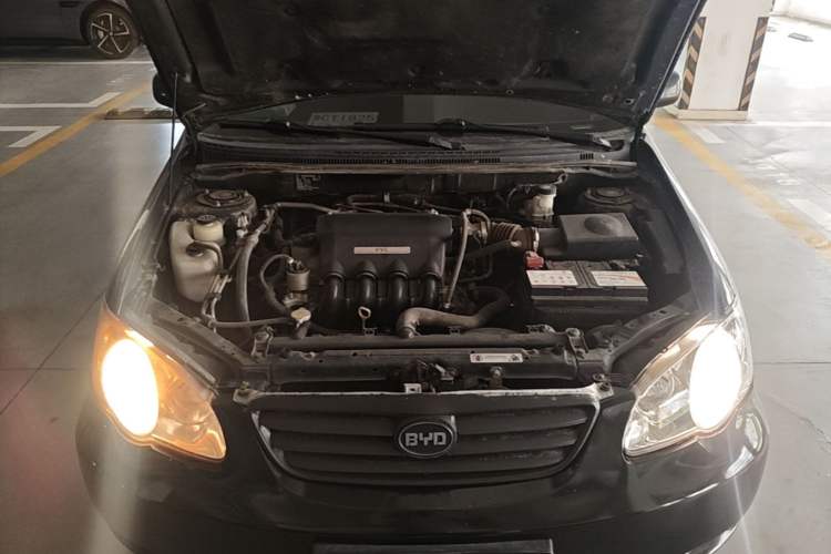 Used BYD F3 2012 Energy-Saving Model 1.5L Manual Comfort Version Engine Bay