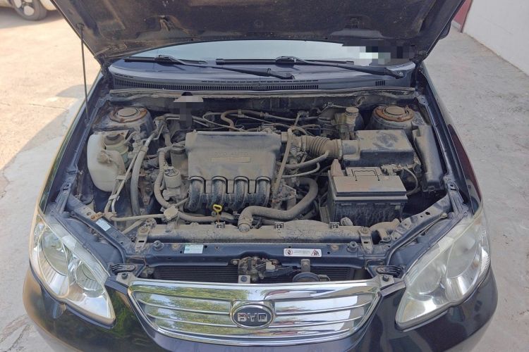 Used BYD F3 2012 Energy-Saving Model 1.5L Manual Comfort Version Engine Bay