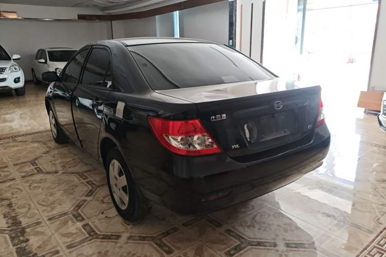 Used BYD F3 2012 Energy-Saving Model 1.5L Manual Comfort Version Exterior 2