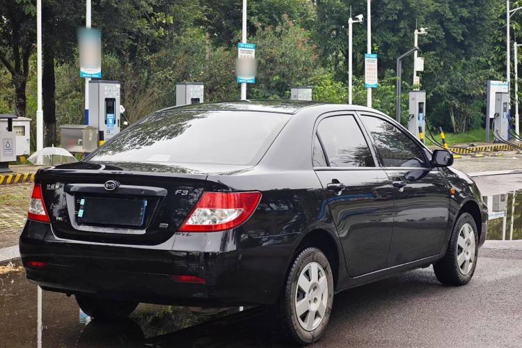 Used BYD F3 2012 Energy-Saving Model 1.5L Manual Comfort Version Exterior 6