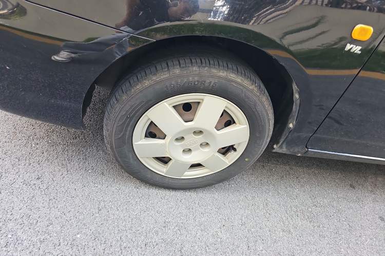 Used BYD F3 2012 Energy-Saving Model 1.5L Manual Comfort Version Exterior 7