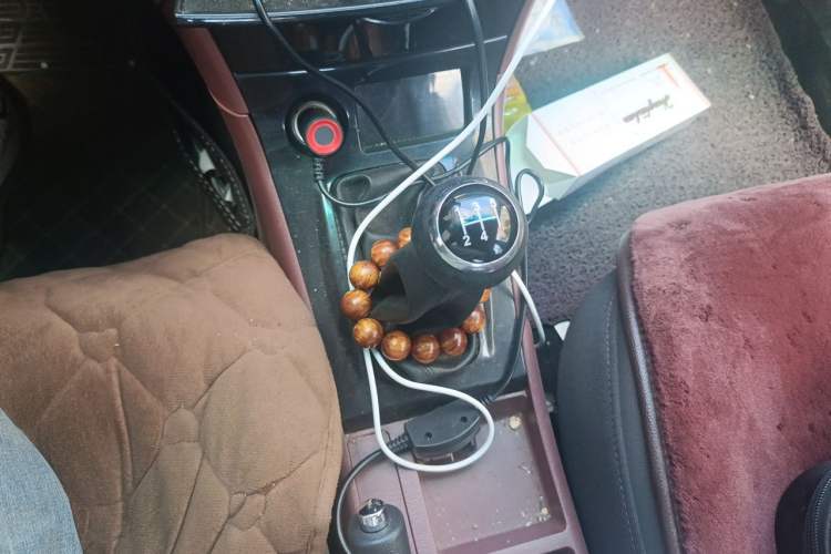 Used BYD F3 2012 Energy-Saving Model 1.5L Manual Comfort Version Gear Lever