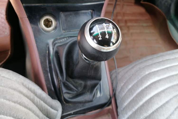 Used BYD F3 2012 Energy-Saving Model 1.5L Manual Comfort Version Gear Lever