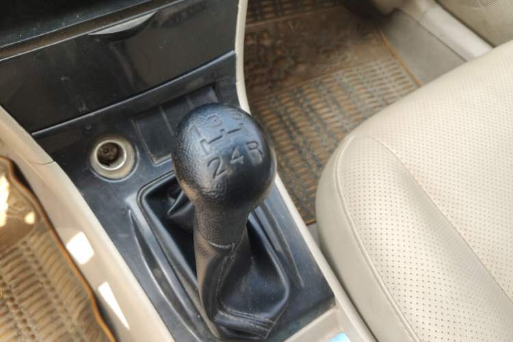 Used BYD F3 2012 Energy-Saving Edition 1.5L Manual Standard Model Gear Lever