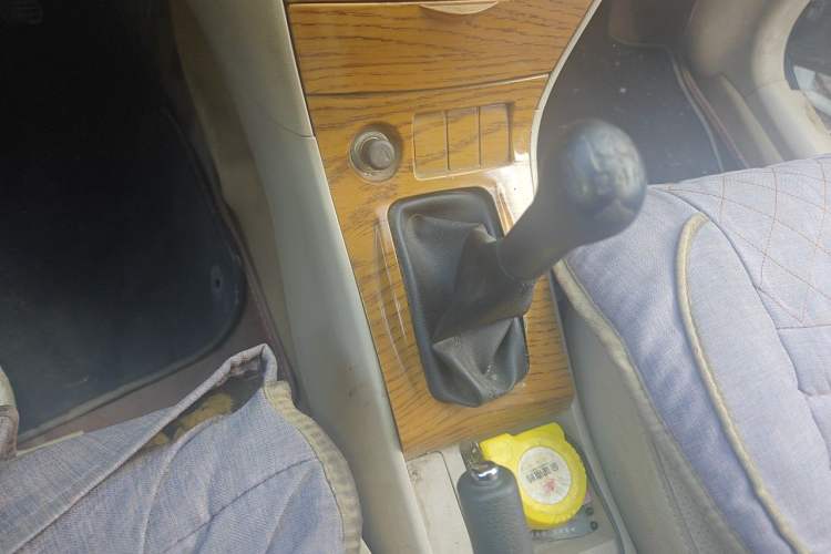 Used BYD F3 2012 Energy-Saving Model 1.5L Manual Comfort Version Gear Lever