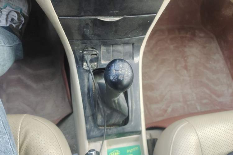 Used BYD F3 2012 Energy-Saving Model 1.5L Manual Comfort Version Gear Lever