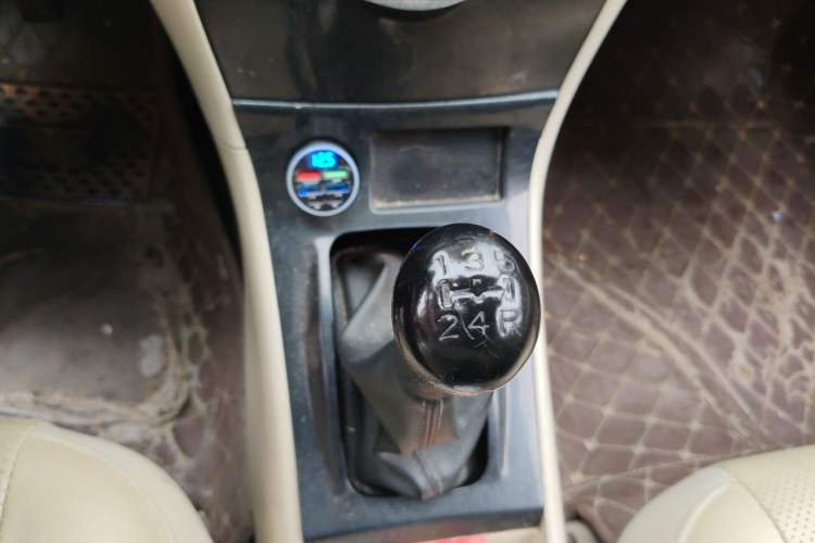 Used BYD F3 2012 Energy-Saving Edition 1.5L Manual Standard Model Gear Lever