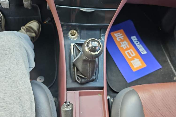 Used BYD F3 2012 Energy-Saving Model 1.5L Manual Comfort Version Gear Lever
