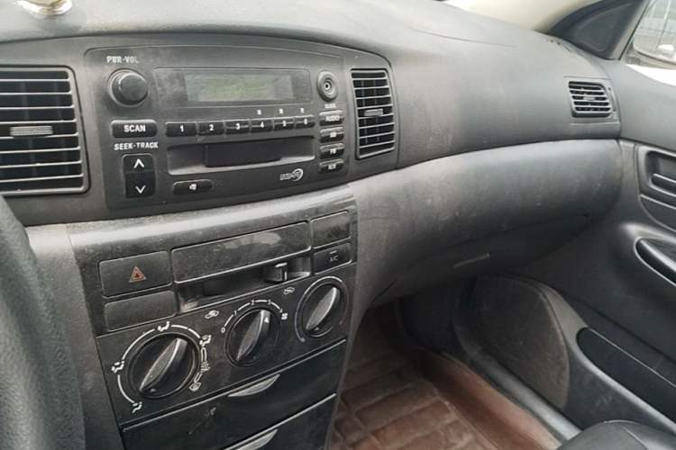 Used BYD F3 2012 Energy-Saving Model 1.5L Manual Comfort Version Gear Lever