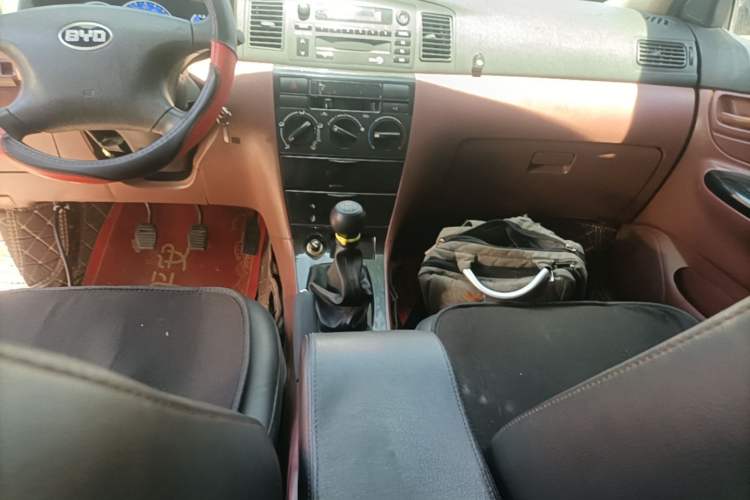 Used BYD F3 2012 Energy-Saving Model 1.5L Manual Comfort Version Gear Lever