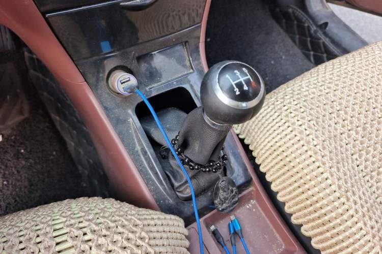 Used BYD F3 2012 Energy-Saving Model 1.5L Manual Comfort Version Gear Lever