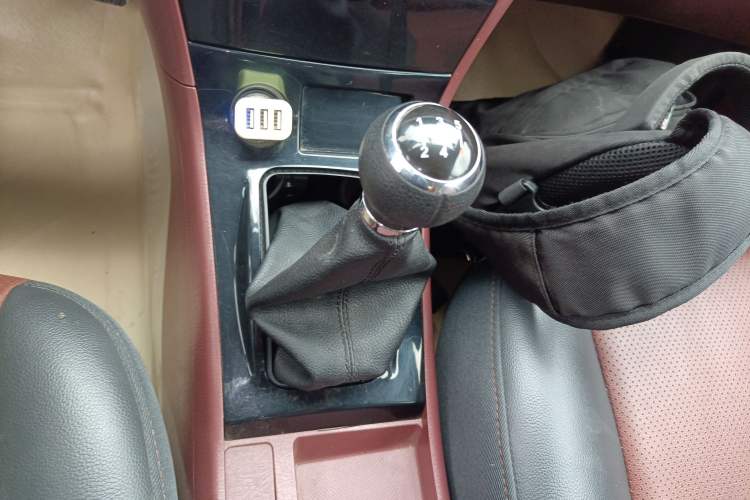 Used BYD F3 2012 Energy-Saving Model 1.5L Manual Comfort Version Gear Lever