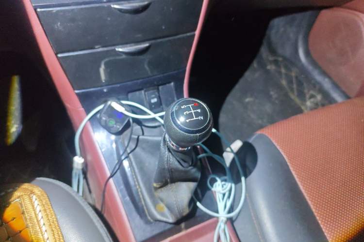 Used BYD F3 2012 Energy-Saving Model 1.5L Manual Comfort Version Gear Lever