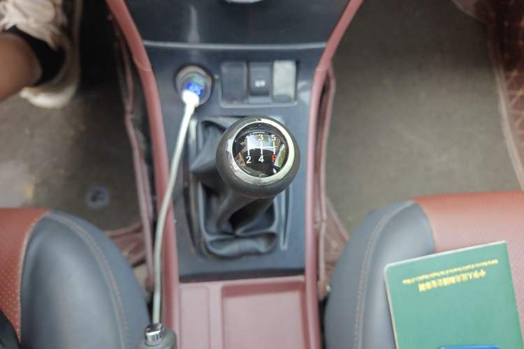 Used BYD F3 2012 Energy-Saving Model 1.5L Manual Comfort Version Gear Lever
