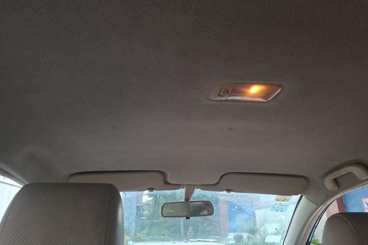 Used BYD F3 2012 Energy-Saving Model 1.5L Manual Comfort Version Headliner