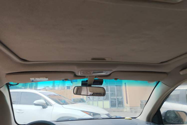 Used BYD F3 2012 Energy-Saving Edition 1.5L Manual Luxury Model Headliner