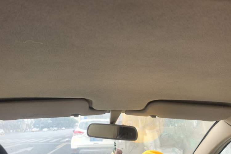 Used BYD F3 2012 Energy-Saving Model 1.5L Manual Comfort Version Headliner
