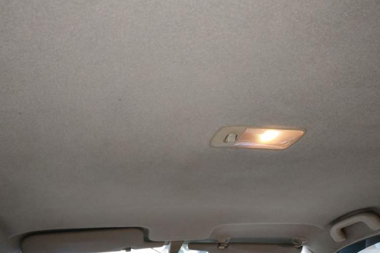 Used BYD F3 2012 Energy-Saving Model 1.5L Manual Comfort Version Headliner