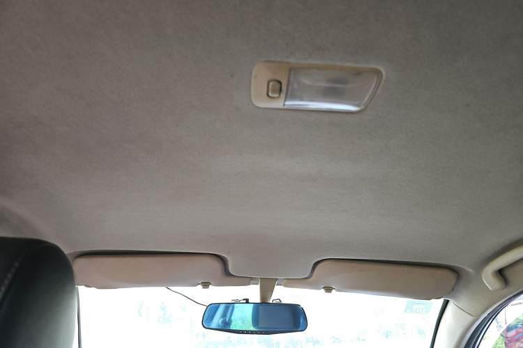 Used BYD F3 2012 Energy-Saving Model 1.5L Manual Comfort Version Headliner