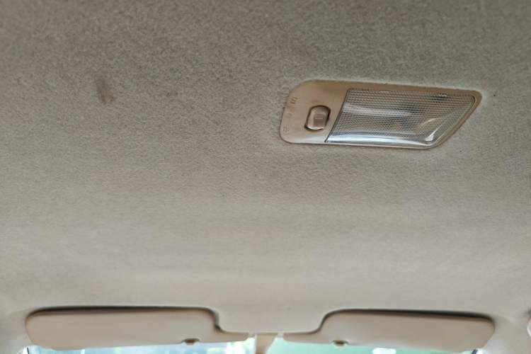 Used BYD F3 2012 Energy-Saving Model 1.5L Manual Comfort Version Headliner