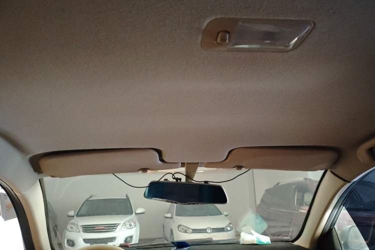 Used BYD F3 2012 Energy-Saving Model 1.5L Manual Comfort Version Headliner