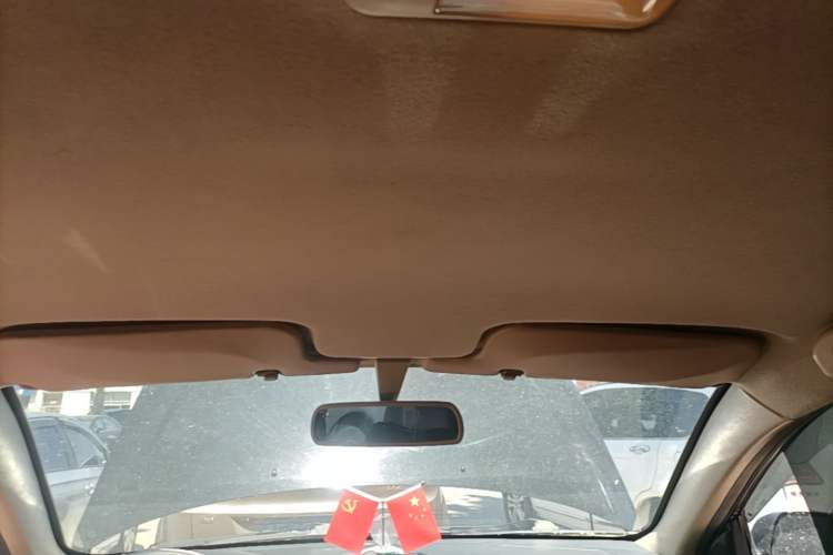 Used BYD F3 2012 Energy-Saving Model 1.5L Manual Comfort Version Headliner