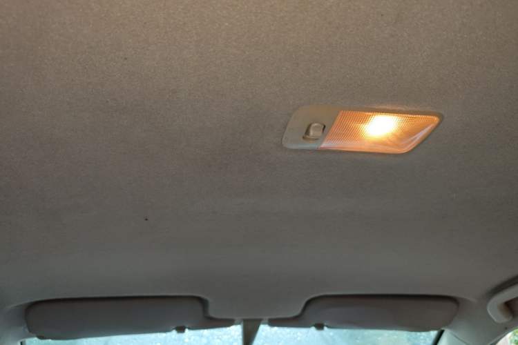 Used BYD F3 2012 Energy-Saving Model 1.5L Manual Comfort Version Headliner