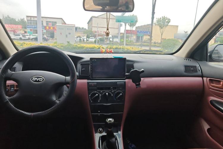 Used BYD F3 2012 Energy-Saving Model 1.5L Manual Comfort Version Interior 1
