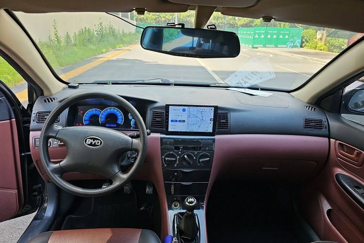 Used BYD F3 2012 Energy-Saving Model 1.5L Manual Comfort Version Interior 2