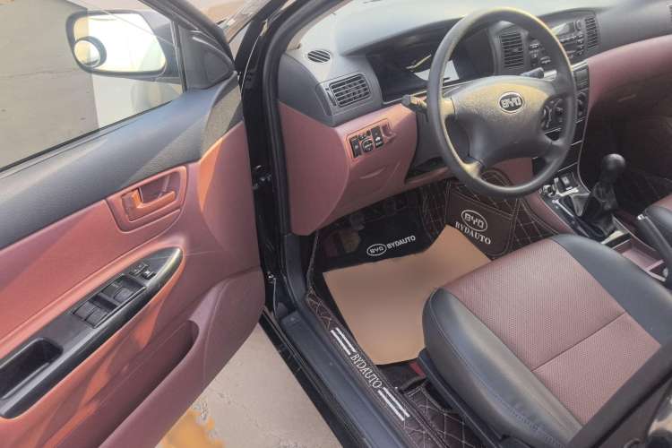 Used BYD F3 2012 Energy-Saving Model 1.5L Manual Comfort Version Interior 2