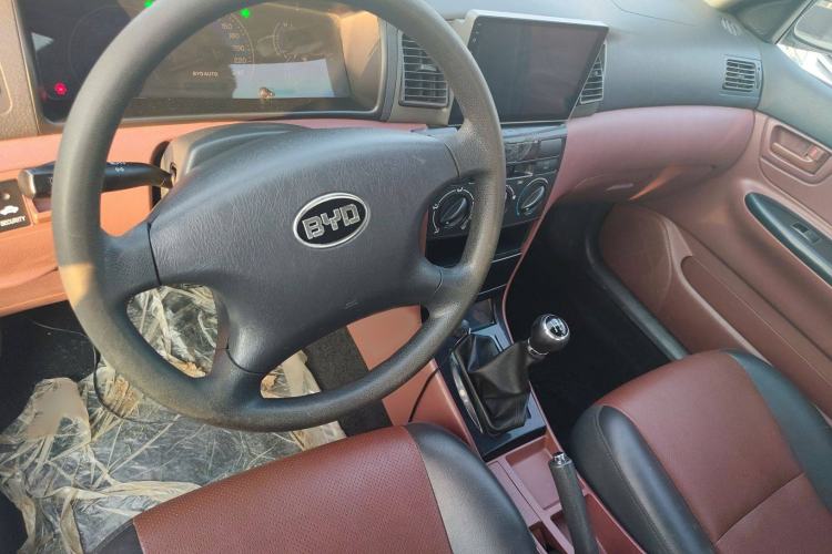 Used BYD F3 2012 Energy-Saving Model 1.5L Manual Comfort Version Interior 3