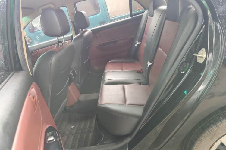 Used BYD F3 2012 Energy-Saving Model 1.5L Manual Comfort Version Interior 4