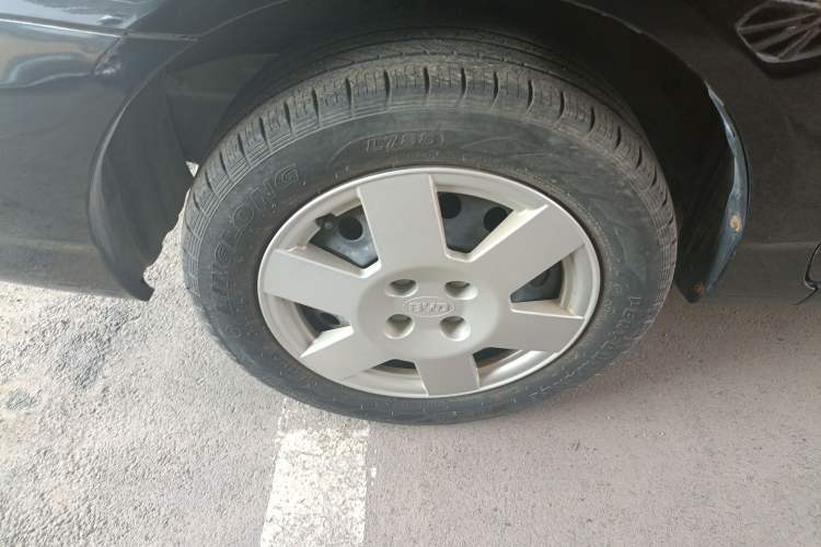 Used BYD F3 2012 Energy-Saving Model 1.5L Manual Comfort Version Left Front Wheel Hub