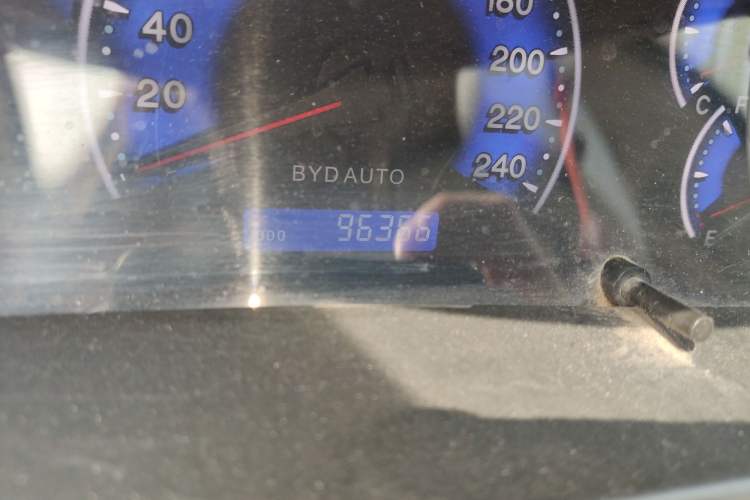 Used BYD F3 2012 Energy-Saving Edition 1.5L Manual Standard Model Odometer Close Up