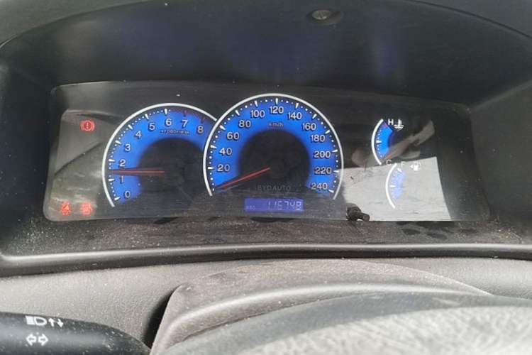 Used BYD F3 2012 Energy-Saving Model 1.5L Manual Comfort Version Odometer Close Up